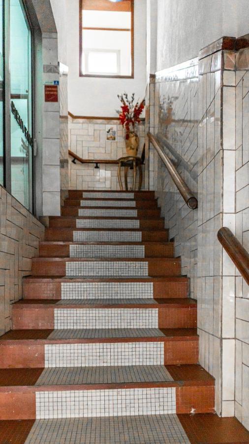 Hotel Le Majestic ドゥアラ エクステリア 写真